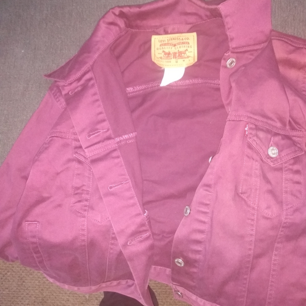 Levi's cranberry jacket size medium